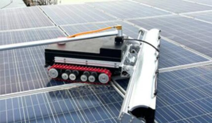 光伏清潔機器人如何“自給自足”？魯渝無線供電網絡打造屋頂電站“零碳循環”