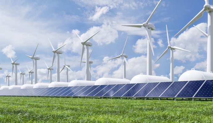 光伏清掃新革命：魯渝能源大功率無線充電器引領行業新風尚