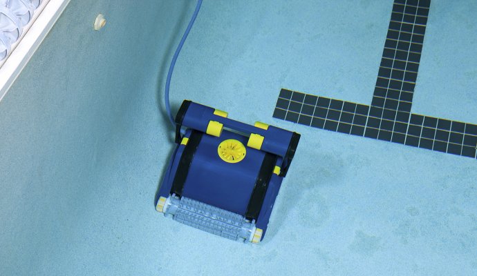 魯渝能源大功率無線充電技術(shù)讓泳池清潔機(jī)充電無憂